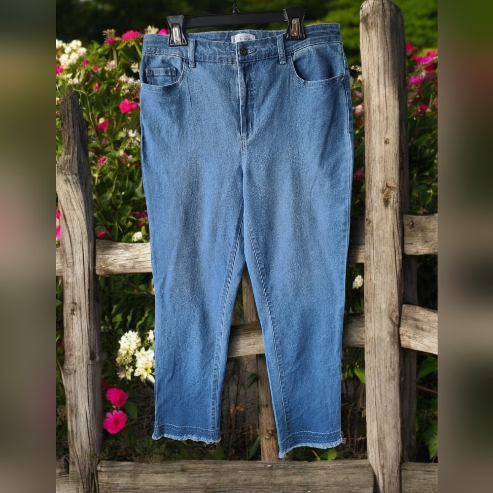 Northern Reflections Fringed Hem Ankle Length Mid Rise Denim Jeans 👖